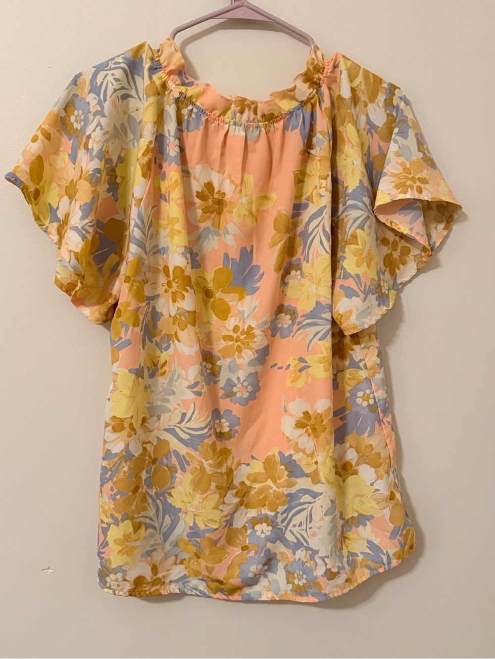 entro Peach and Yellow Floral V-Neck Blouse - Picture 2 of 3
